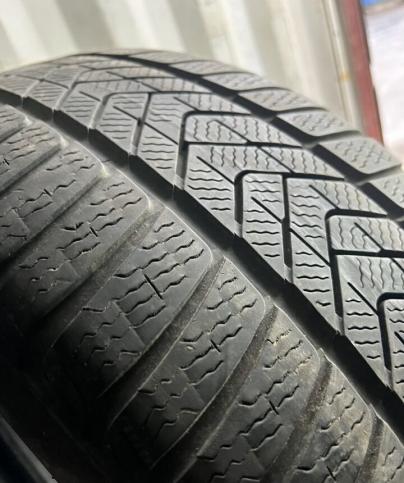 Pirelli Scorpion Winter RFT 275/45 R20