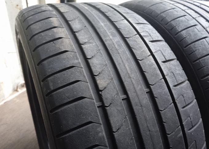 Pirelli P Zero PZ4 255/40 R18