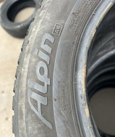 Michelin Alpin 4 215/55 R16