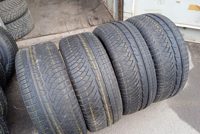 Michelin Pilot Alpin PA4 245/45 R18