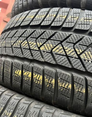 Pirelli Winter Sottozero 3 235/35 R20