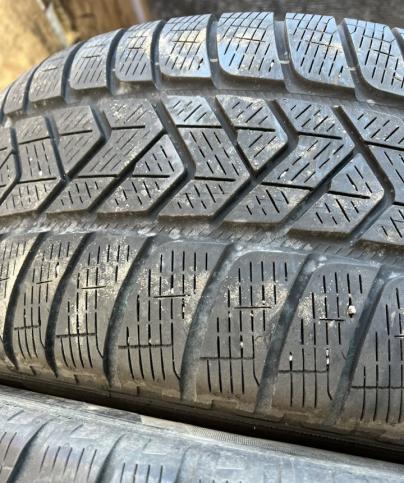 Pirelli Scorpion Winter RFT 235/55 R19