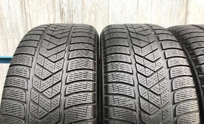 Pirelli Winter Sottozero 3 215/50 R18