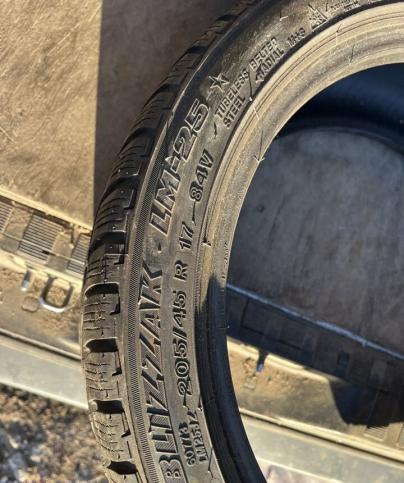 Bridgestone Blizzak LM-25 205/45 R17