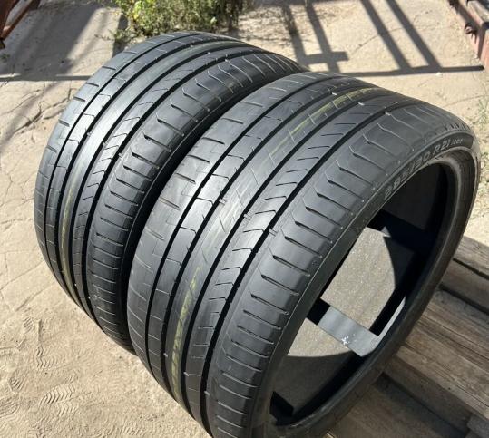 Pirelli P Zero PZ4 285/30 R21