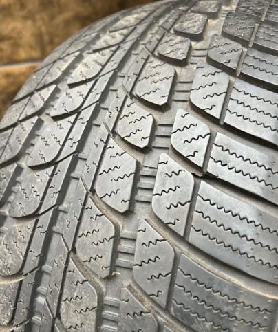 Minerva S310 255/40 R19