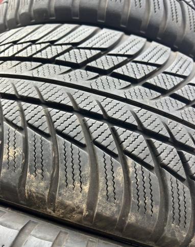 Bridgestone Blizzak LM-001 225/45 R18