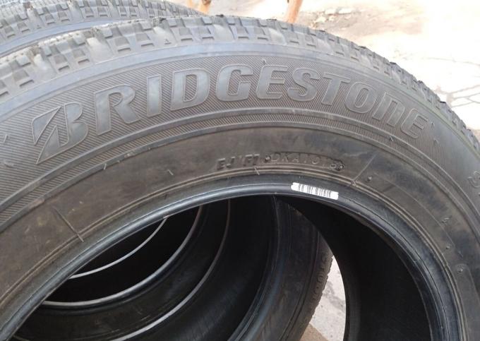 Bridgestone Blizzak VRX 215/60 R16