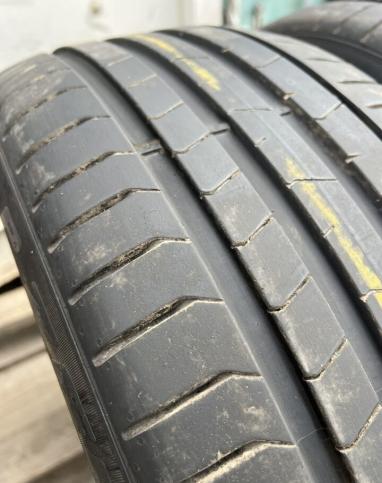 Pirelli P Zero PZ4 245/45 R19