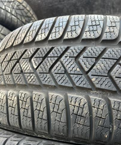 Pirelli Winter Sottozero 3 245/45 R19