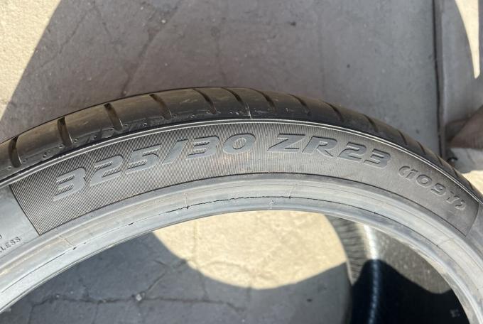 Pirelli P Zero PZ4 325/30 R23