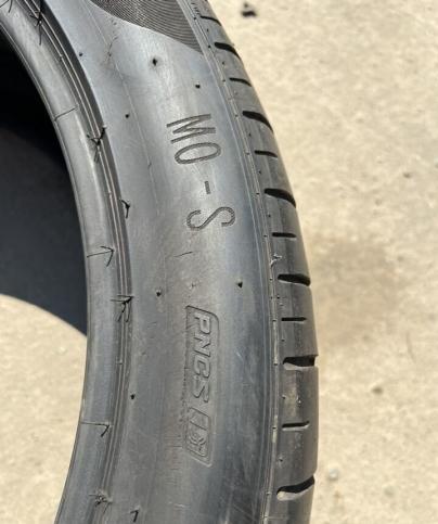 Pirelli P Zero PZ4 285/40 R22