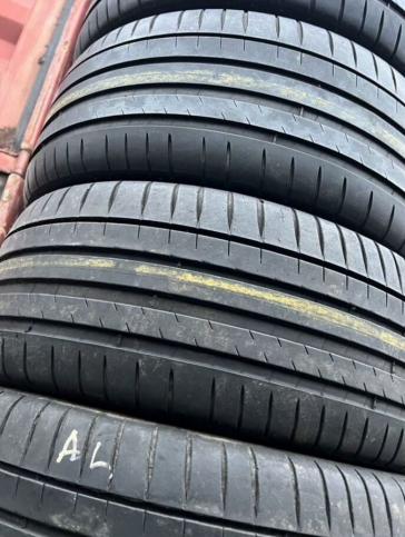 Michelin Pilot Sport 4 245/45 R17