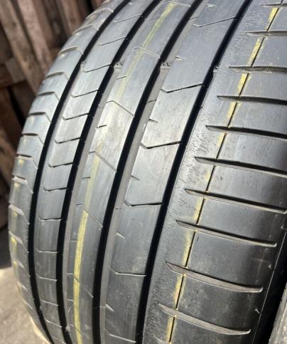 Pirelli P Zero PZ4 315/30 R22