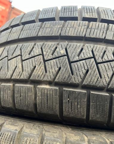 Pirelli Ice Asimmetrico 215/60 R16