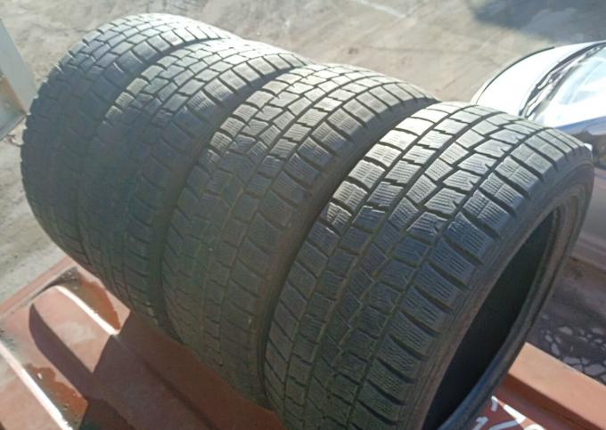 Dunlop Winter Maxx WM01 235/45 R17