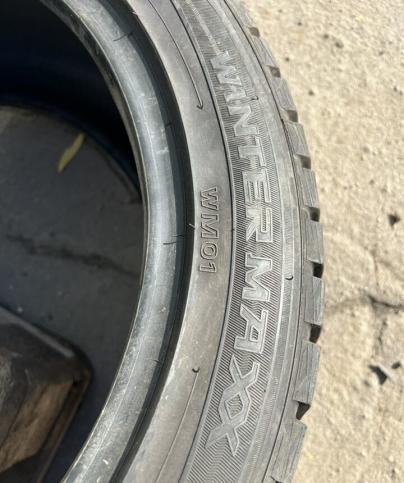 Dunlop Winter Maxx WM01 235/45 R17