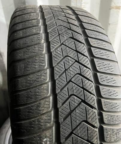 Pirelli Scorpion Winter RFT 275/45 R20