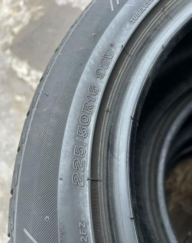 Bridgestone Sneaker SNK2 225/50 R16