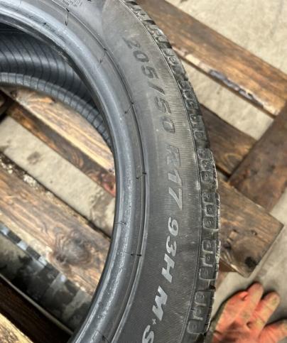 Pirelli Winter Sottozero 210 Serie II 205/50 R17