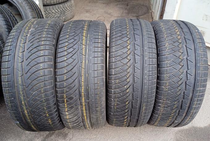 Michelin Pilot Alpin PA4 245/45 R18