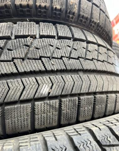 Bridgestone Blizzak VRX 215/60 R16