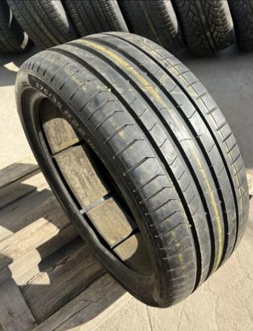 Pirelli P Zero PZ4 275/35 R22