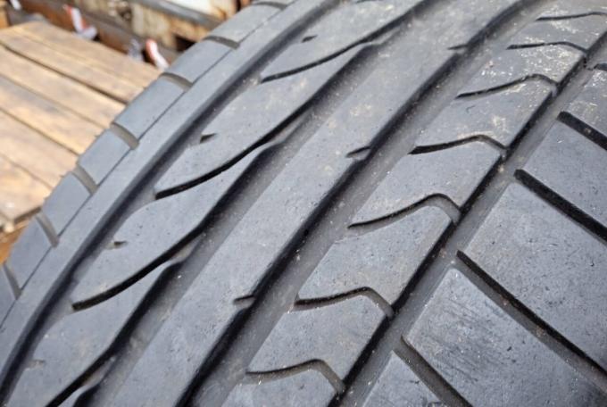 Bridgestone Potenza RE050A 235/40 R18