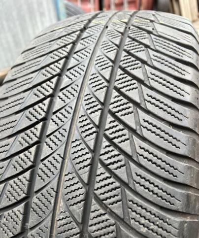 Bridgestone Blizzak LM-001 245/50 R19