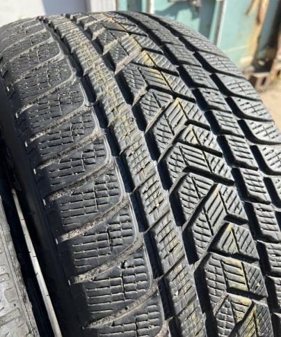 Pirelli Scorpion Winter 275/45 R21