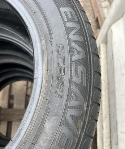 Dunlop Enasave EC204 215/60 R16