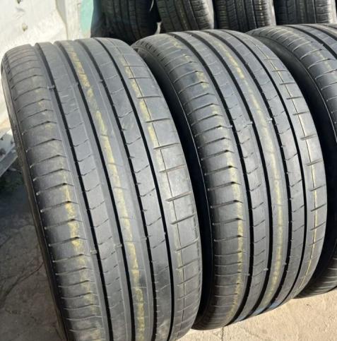 Pirelli P Zero PZ4 285/35 R23 и 325/30 R23