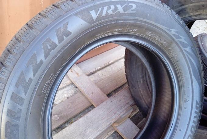 Bridgestone Blizzak VRX2 185/65 R15