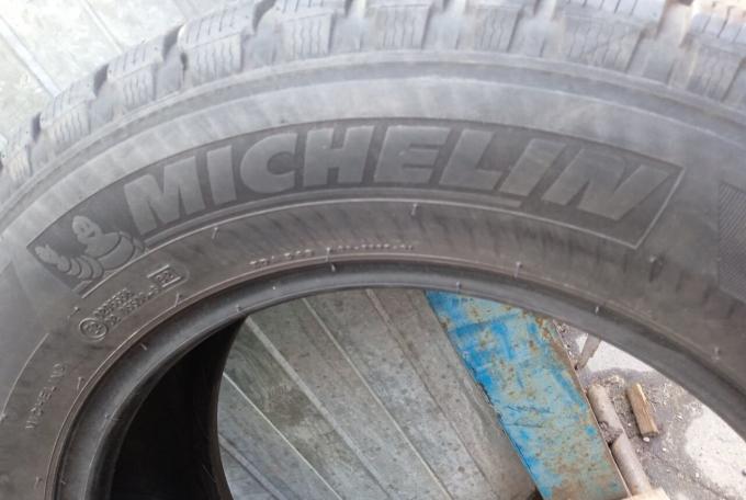 Michelin Latitude Alpin 235/60 R16