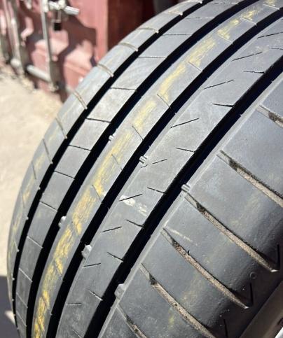 Bridgestone Turanza T005 285/35 R22