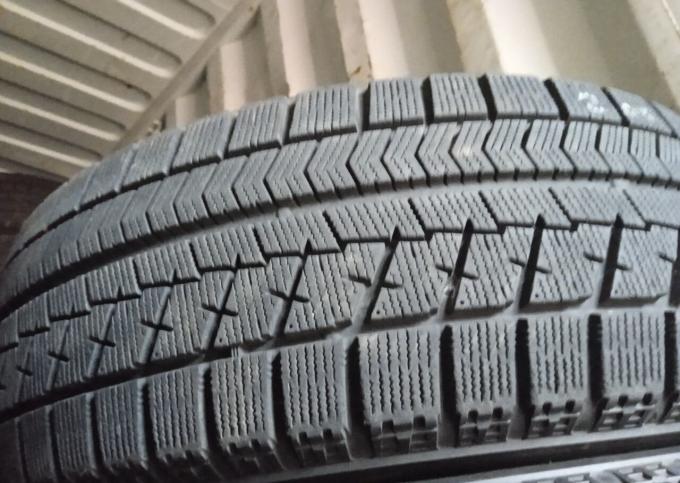 Bridgestone Blizzak VRX 205/60 R16