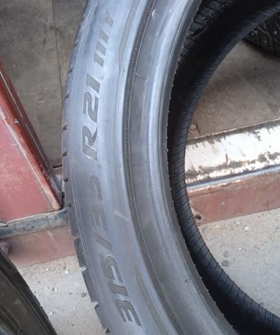 Pirelli P Zero PZ4 315/35 R21