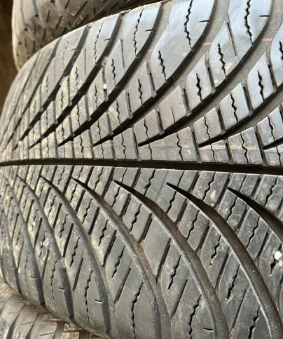 Goodyear Vector 4Seasons Gen-2 235/55 R17