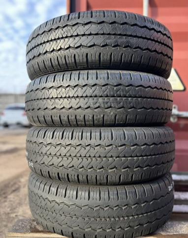 Hankook Radial RA08 215/70 R16C