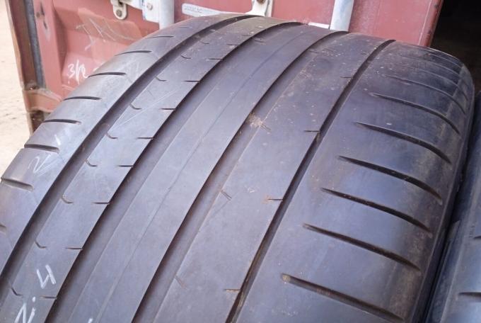 Pirelli P Zero PZ4 315/35 R21