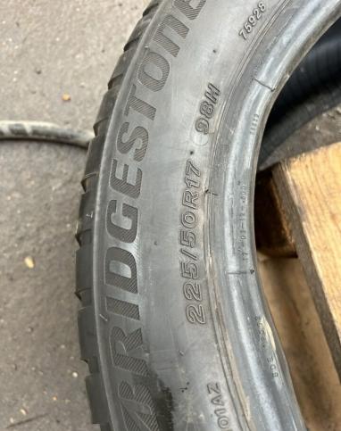 Bridgestone Blizzak LM-001 225/50 R17