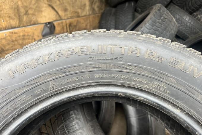 Nokian Tyres Hakkapeliitta R2 215/65 R17