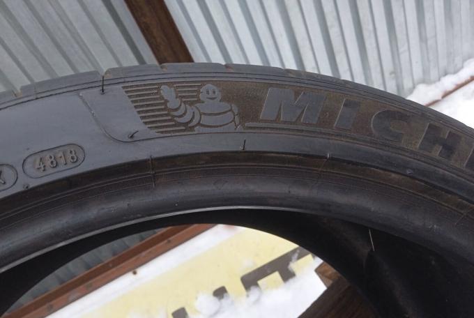 Michelin Pilot Sport 4 325/30 R21