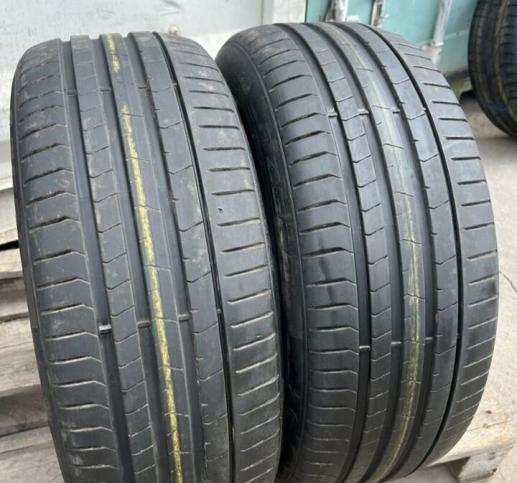 Pirelli P Zero PZ4 245/45 R19