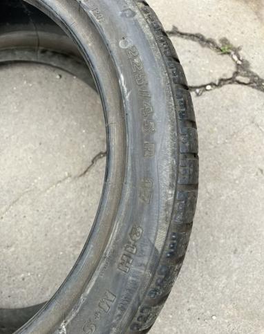 Pirelli Winter Sottozero 210 225/45 R17