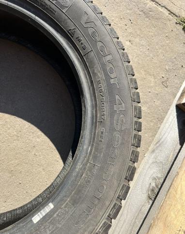 Goodyear Vector 4Seasons 215/60 R17