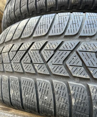 Pirelli Scorpion Winter RFT 235/55 R19