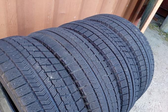 Bridgestone Blizzak VRX 185/65 R15