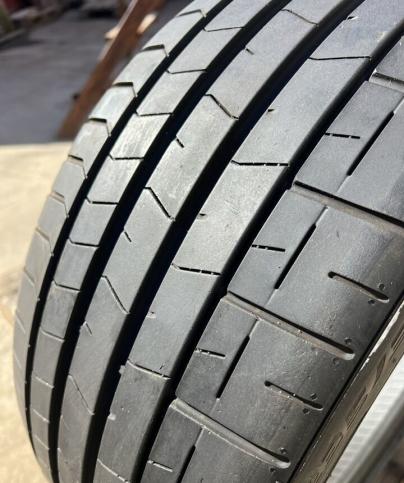 Pirelli P Zero PZ4 235/35 R19