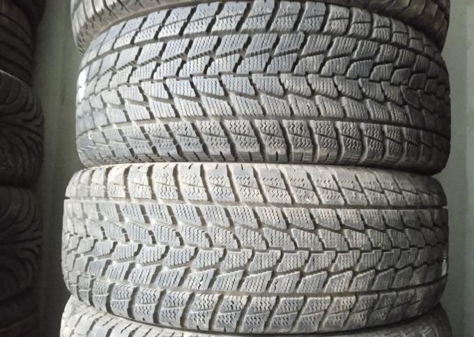 Toyo Winter Tranpath SU-4 235/60 R16